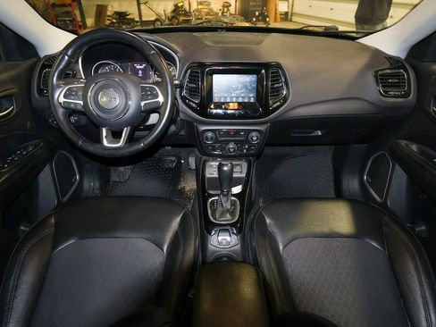 Used 2020 Jeep Compass Latitude image 9