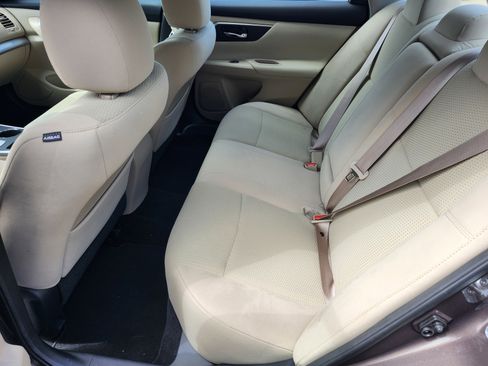 Used 2015 Nissan Altima 2.5 S w/ Sport Value Package FWD image 5