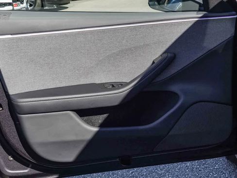 Used 2025 Tesla Model 3 Long Range image 17