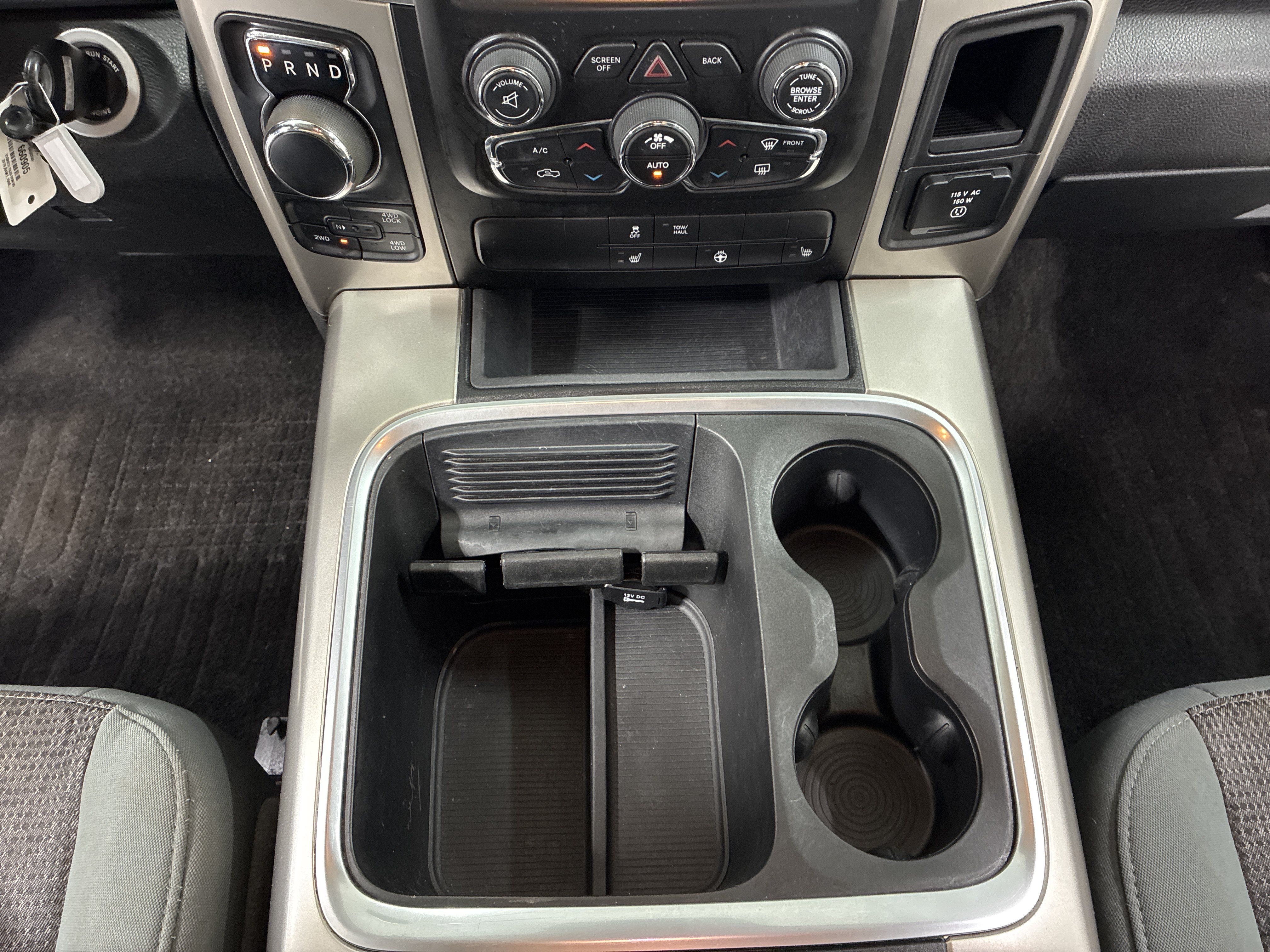 Used 2018 RAM 1500 SLT AWD/4WD image 24