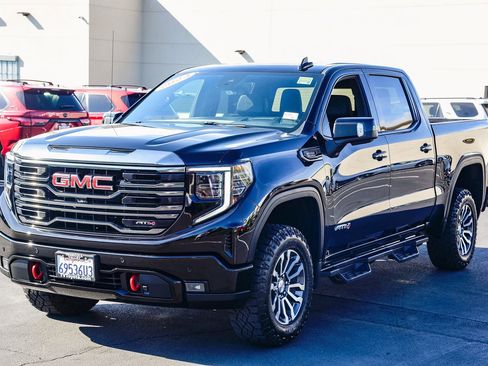 Used 2023 GMC Sierra 1500 AT4 w/ Technology Package image 3