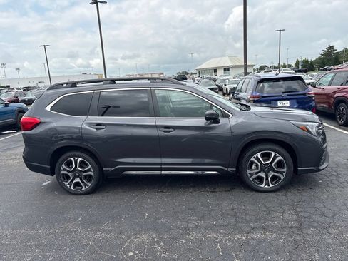 Used 2023 Subaru Ascent Limited AWD/4WD image 2