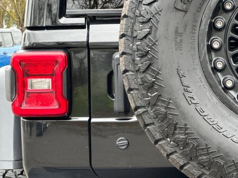 Used 2019 Jeep Wrangler Unlimited Rubicon w/ Steel Bumper Group image 47