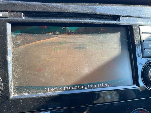 Used 2018 Nissan Rogue S image 31