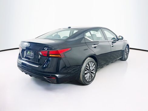 Used 2023 Nissan Altima 2.5 SV FWD image 9