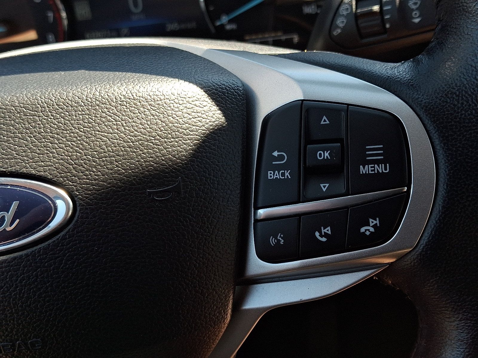 Used 2023 Ford Explorer XLT w/ Equipment Group 202A AWD/4WD image 43