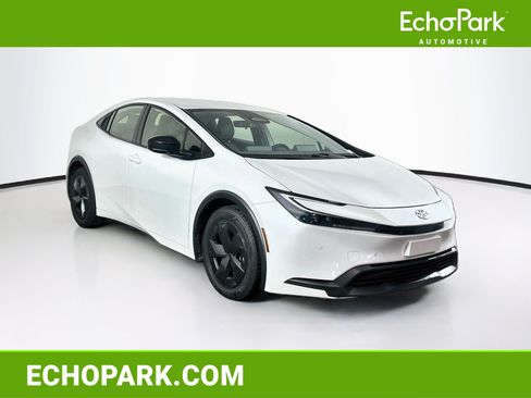 Used 2024 Toyota Prius LE FWD image 1