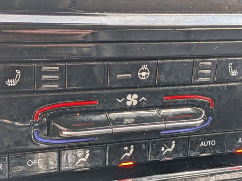 Used 2022 Jeep Grand Cherokee L Limited image 17