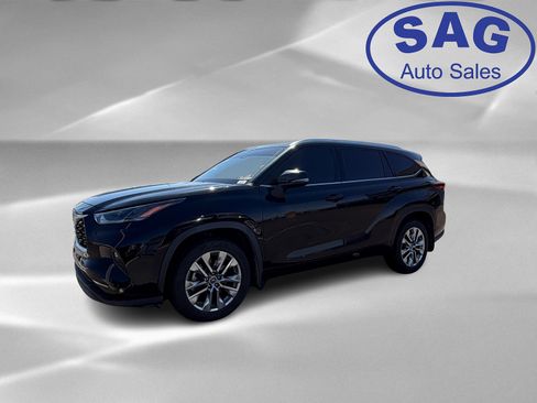 Used 2021 Toyota Highlander XLE image 5