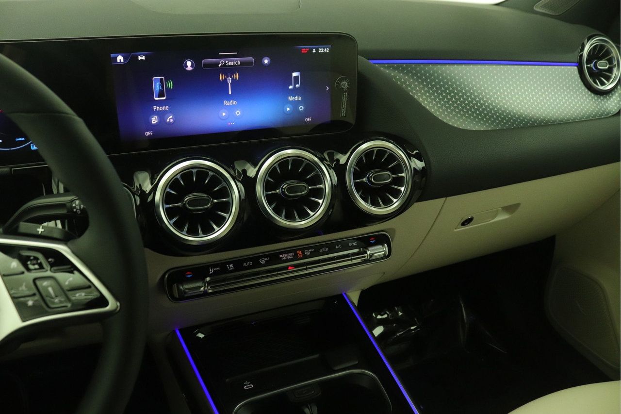 New 2026 Mercedes-Benz GLA 250 image 5