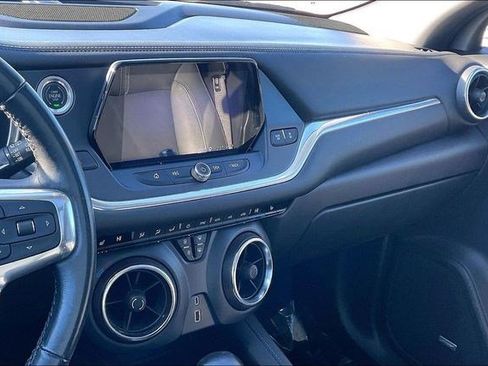 Used 2019 Chevrolet Blazer LT w/ Sun and Wheels Package image 6