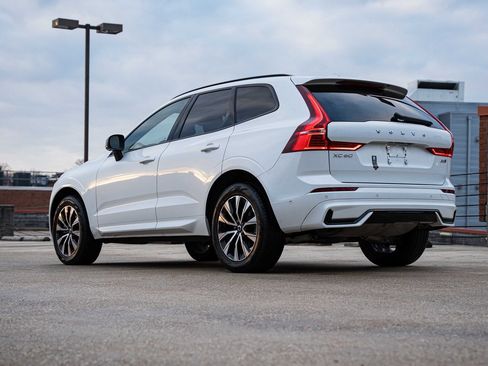 Certified 2025 Volvo XC60 B5 Plus image 5