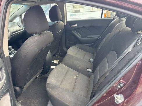 Used 2017 Kia Forte LX image 11