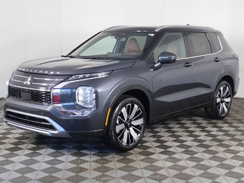 Used 2025 Mitsubishi Outlander SEL AWD/4WD image 13