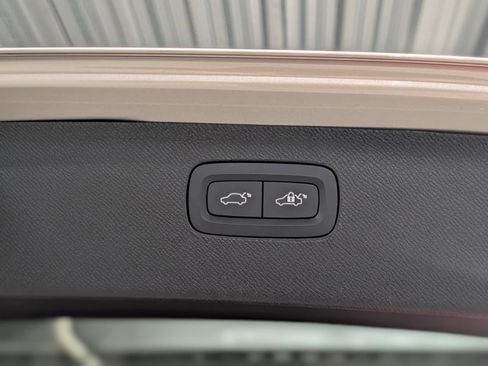 Used 2023 Volvo XC90 B6 Plus w/ Protection Package Premier image 31