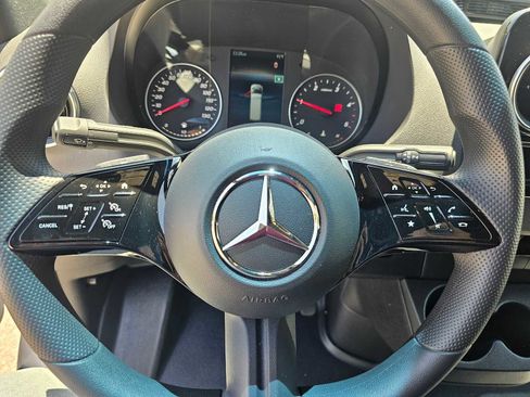 Used 2025 Mercedes-Benz Sprinter 2500 image 23