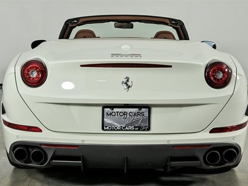 Used 2017 Ferrari California T RWD image 9