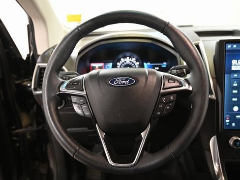 Used 2024 Ford Edge Titanium image 4