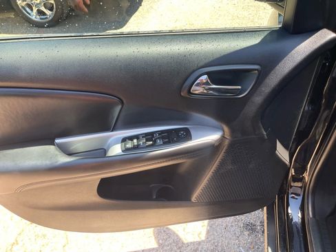 Used 2017 Dodge Journey SE w/ Flexible Seating Group image 30