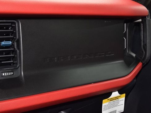 Used 2023 Ford Bronco Wildtrak AWD/4WD image 35
