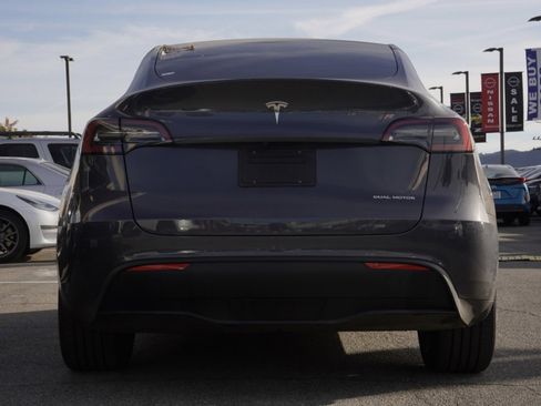 Used 2023 Tesla Model Y Long Range image 5