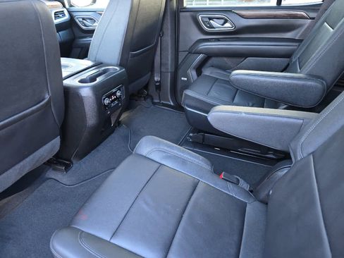 Used 2022 Chevrolet Tahoe LT w/ Luxury Package image 4