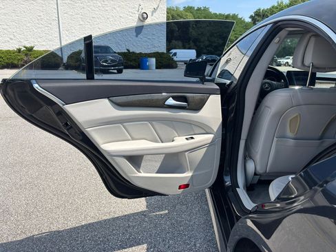 Used 2015 Mercedes-Benz CLS 400 4MATIC w/ Premium 2 Package image 15