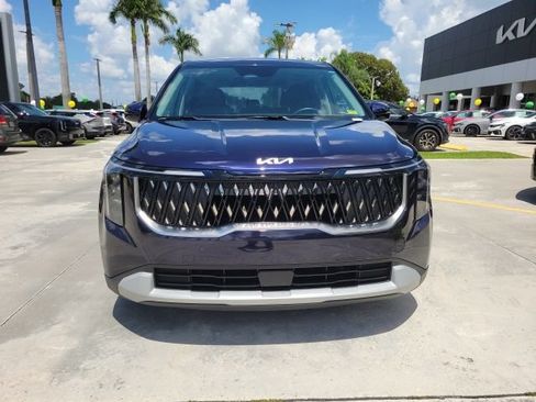 Certified 2025 Kia Carnival FWD image 2