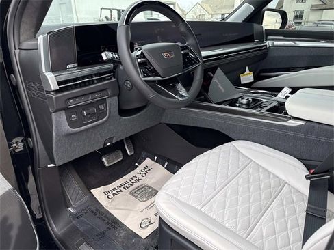 Used 2025 Cadillac Escalade V w/ LPO, ONYX Package image 11