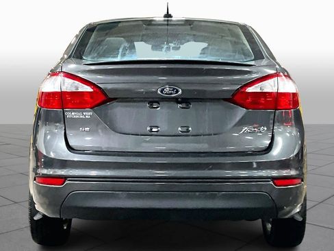 Used 2018 Ford Fiesta SE w/ Equipment Group 201A image 5