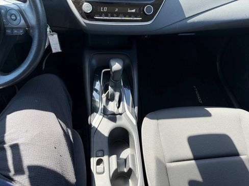 Used 2025 Toyota Corolla LE FWD image 27