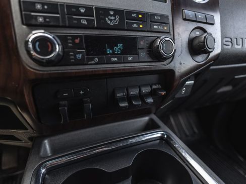 Used 2011 Ford F250 Lariat w/ FX4 4X4 Off-Road Pkg image 16