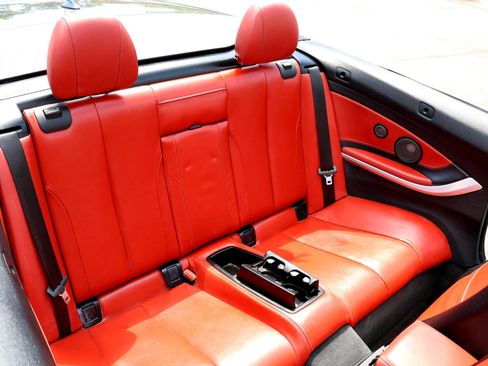 Used 2020 BMW M4 Convertible w/ Executive Package image 28