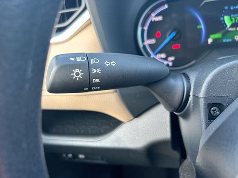 Certified 2025 Toyota RAV4 LE AWD/4WD image 18