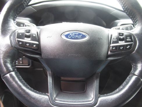 Used 2020 Ford Explorer XLT w/ Comfort Package AWD/4WD image 25