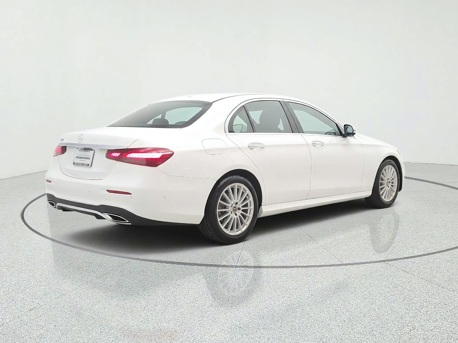 Used 2023 Mercedes-Benz E 350 Sedan image 5