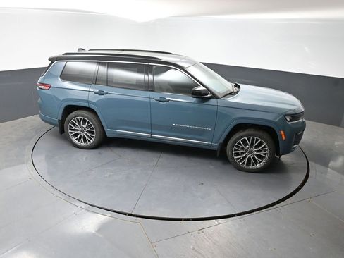 New 2026 Jeep Grand Cherokee L Summit w/ MOPAR Finishing Package AWD/4WD image 31