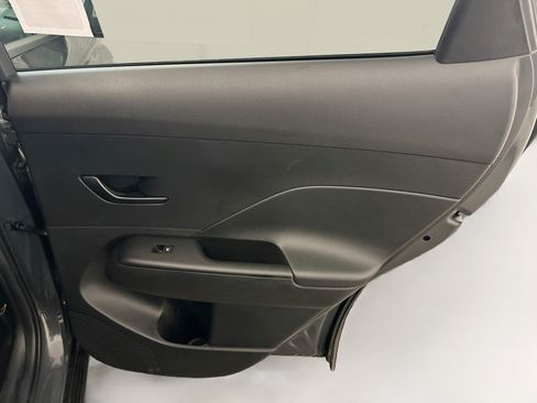 Used 2025 Hyundai Kona SEL AWD/4WD image 30
