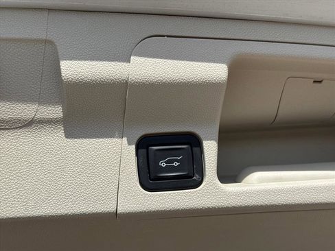Used 2023 GMC Acadia Denali AWD/4WD image 6