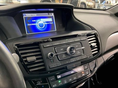 Used 2017 Honda Accord Sport image 32