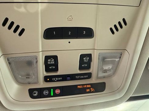 Used 2023 GMC Acadia Denali w/ Denali Ultimate Package FWD image 24
