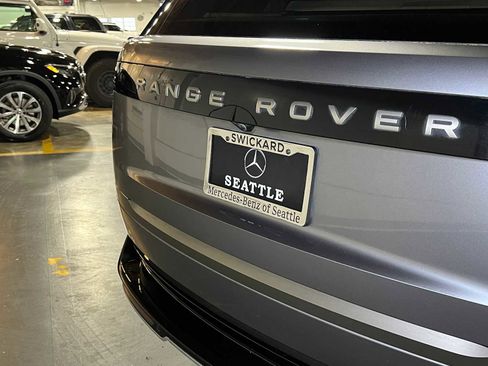 Used 2023 Land Rover Range Rover SE image 15