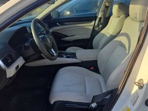 Used 2018 Honda Accord LX image 9