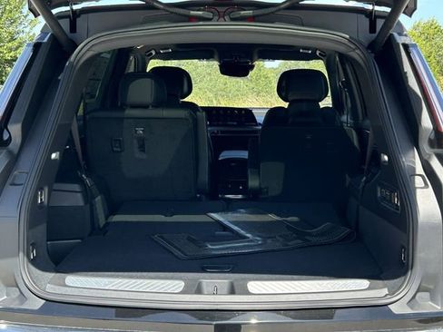 New 2026 Cadillac Vistiq Luxury image 9