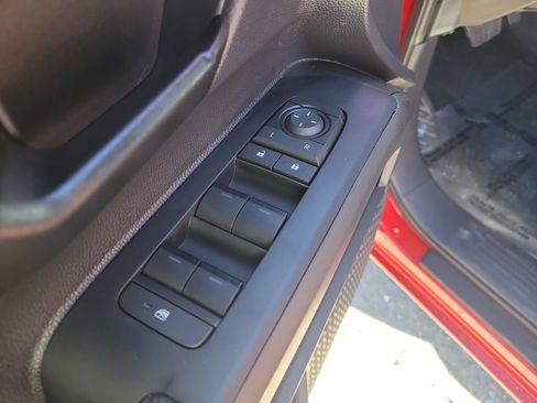 Used 2025 Toyota Tacoma SR image 15