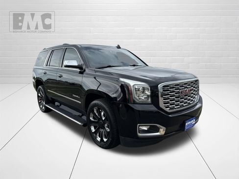 Used 2019 GMC Yukon Denali w/ Denali Ultimate Black Edition AWD/4WD image 2