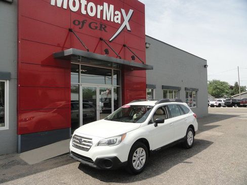 Used 2017 Subaru Outback 2.5i AWD/4WD image 1