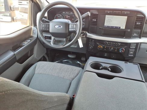 Used 2024 Ford F250 XLT image 4