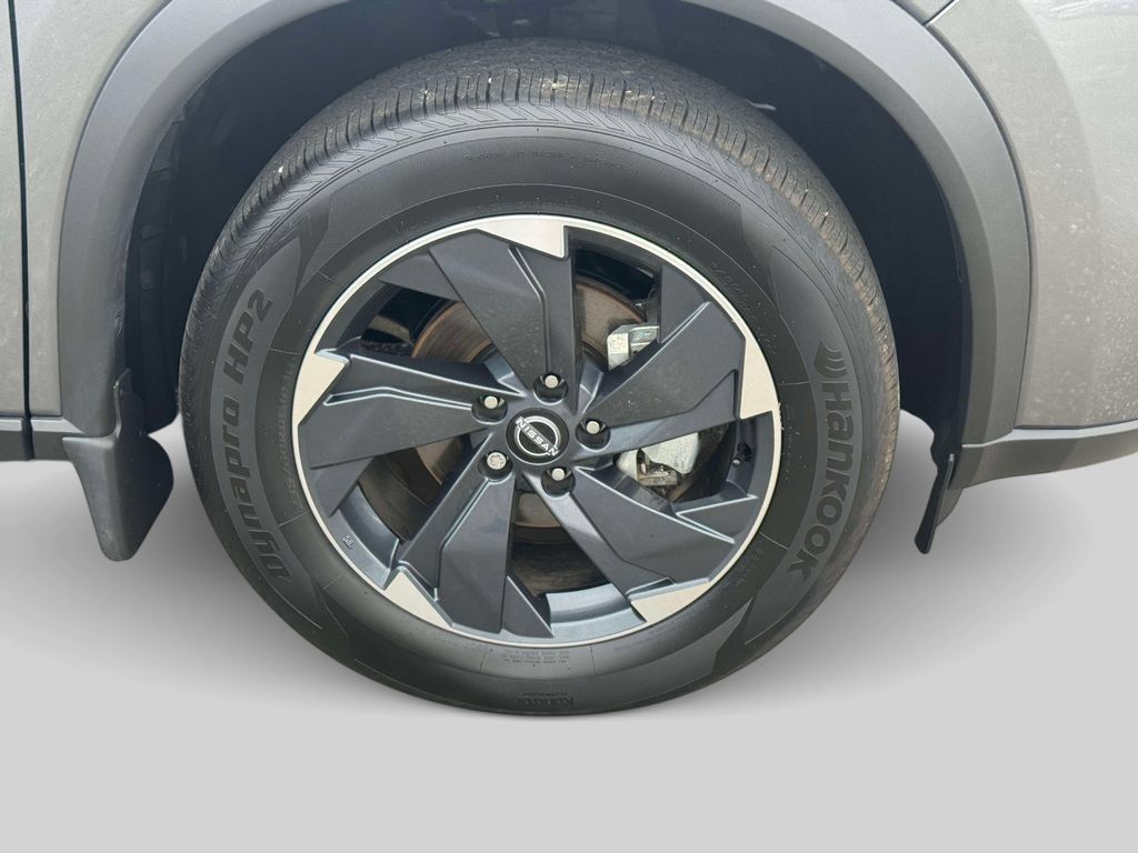 Certified 2026 Nissan Rogue SV AWD/4WD image 8