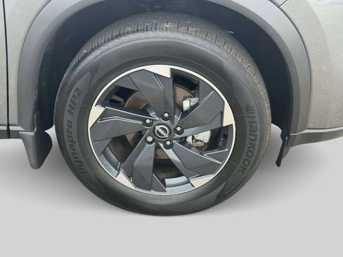 Certified 2026 Nissan Rogue SV AWD/4WD image 8